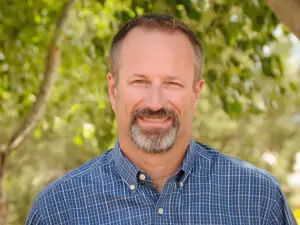 Headshot of Andy Neinas